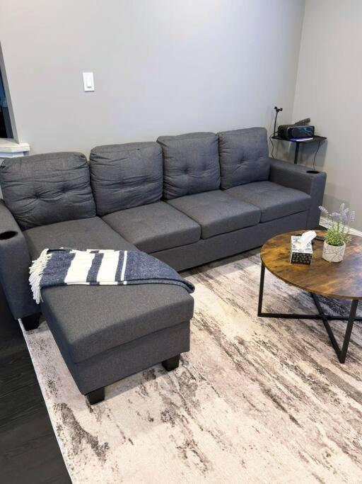 Spacious + Minimalistic Home in Whitby