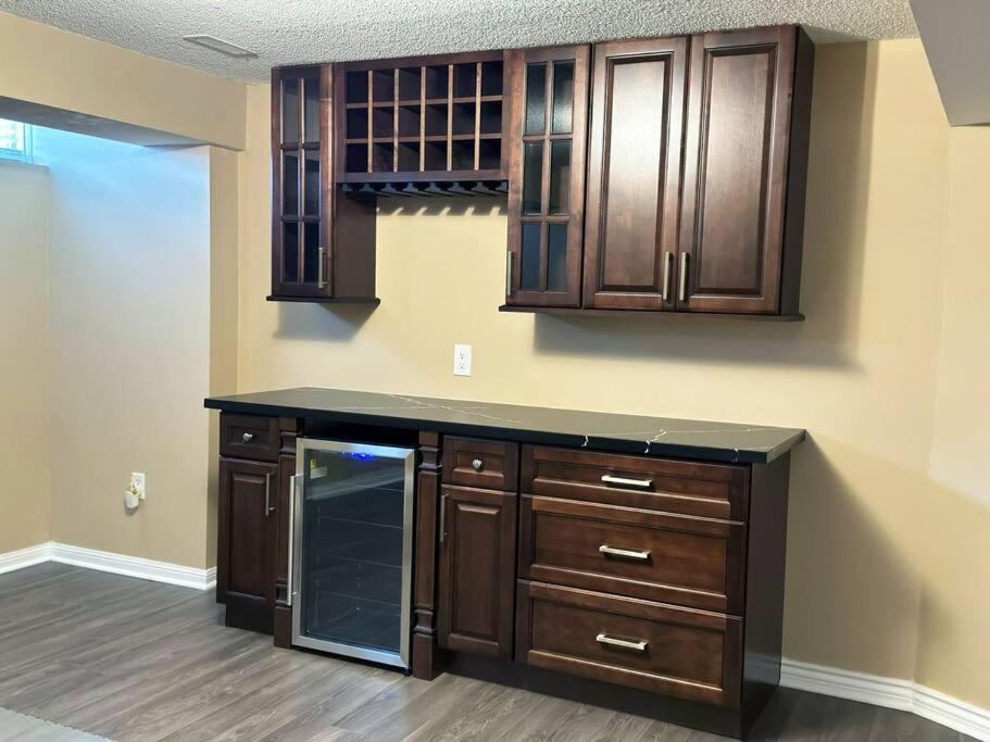 Spacious + Minimalistic Home in Whitby