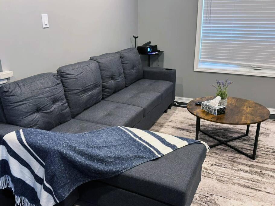 Spacious + Minimalistic Home in Whitby
