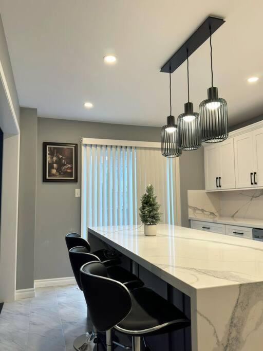 Spacious + Minimalistic Home in Whitby