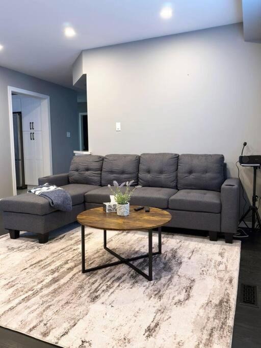 Spacious + Minimalistic Home in Whitby