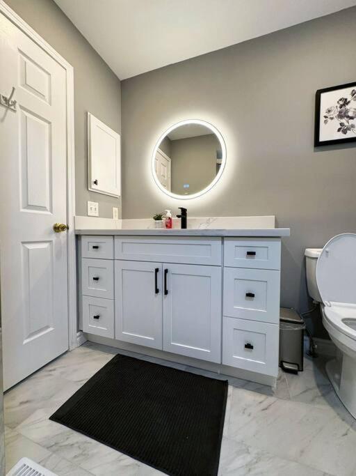 Spacious + Minimalistic Home in Whitby