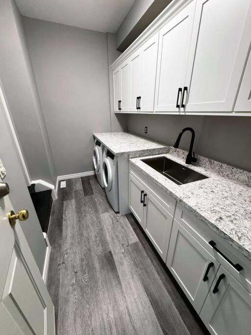 Spacious + Minimalistic Home in Whitby