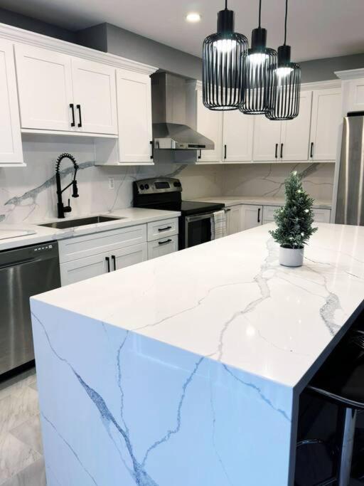 Spacious + Minimalistic Home in Whitby