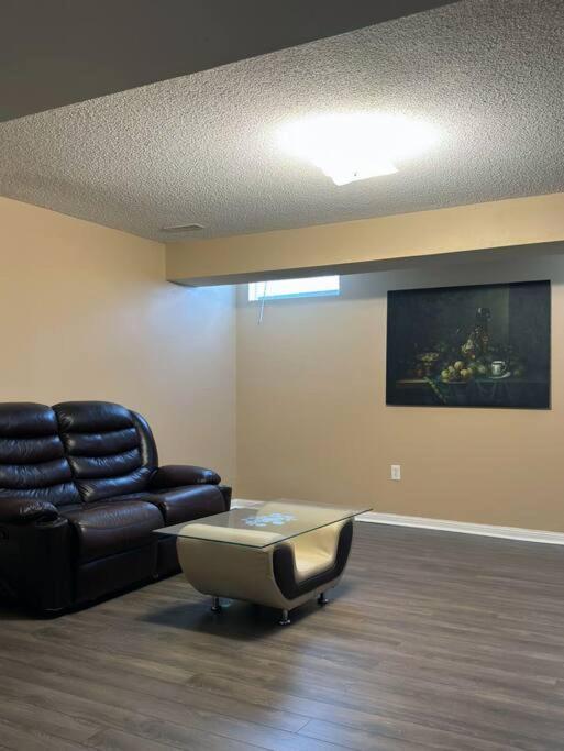 Spacious + Minimalistic Home in Whitby