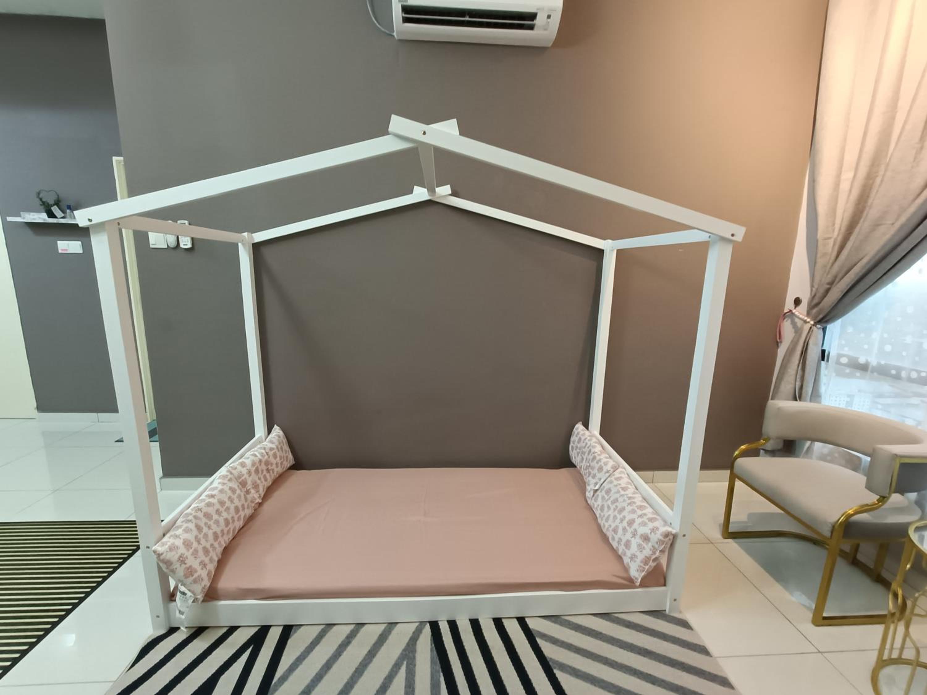 Alchemy Guesthouse D'summit Residence with Netflix