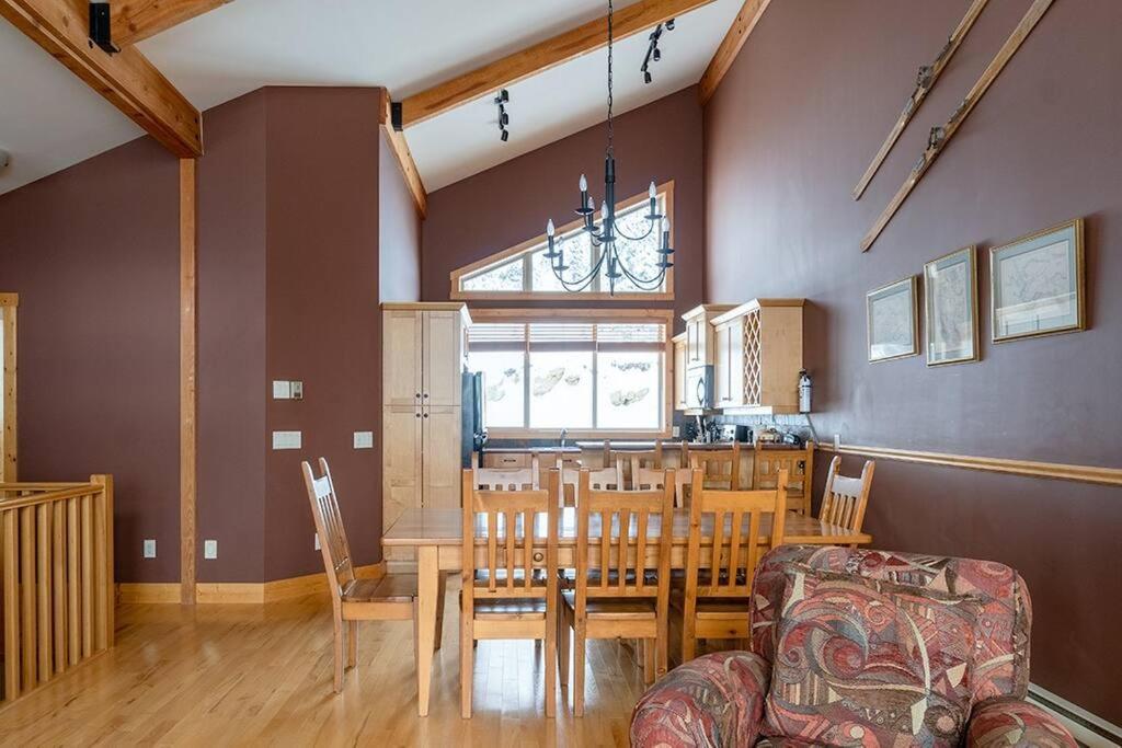 Eagle Ridge Pet-Friendly Chalet