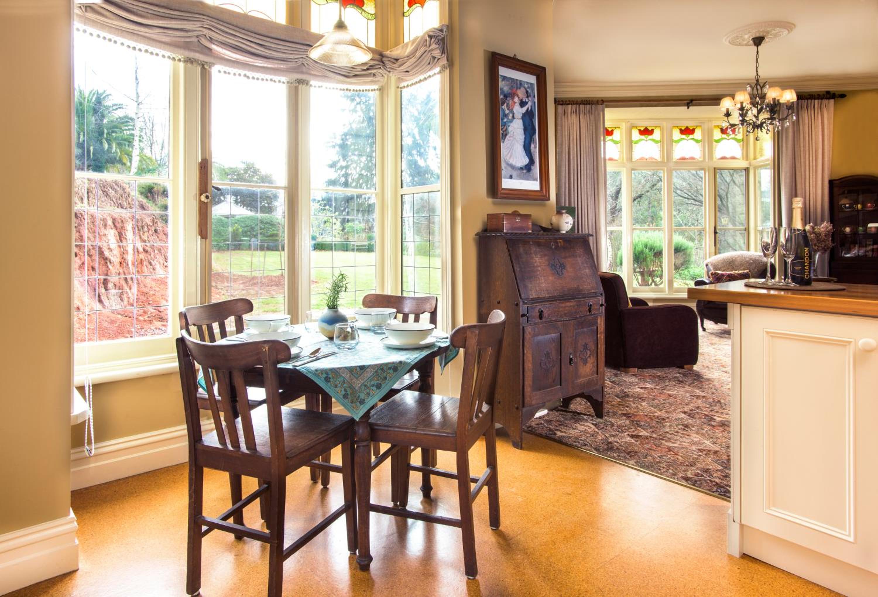 Sassafras village stay - historic home sleeps 4