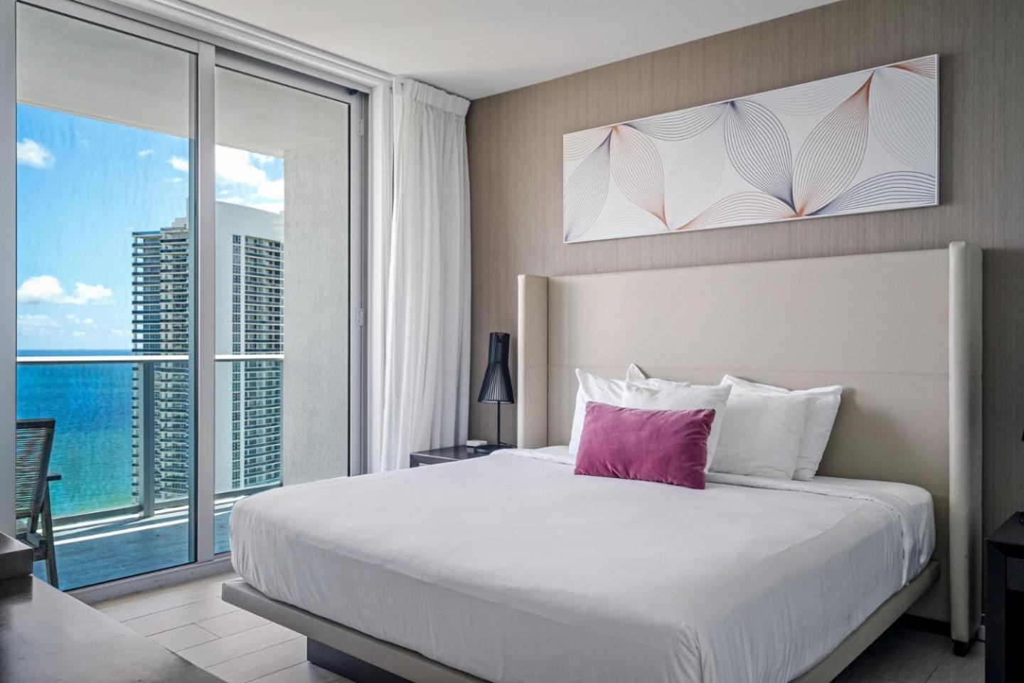 Oceanview 2BR and luxury amenities at Hyde Beach House view 3