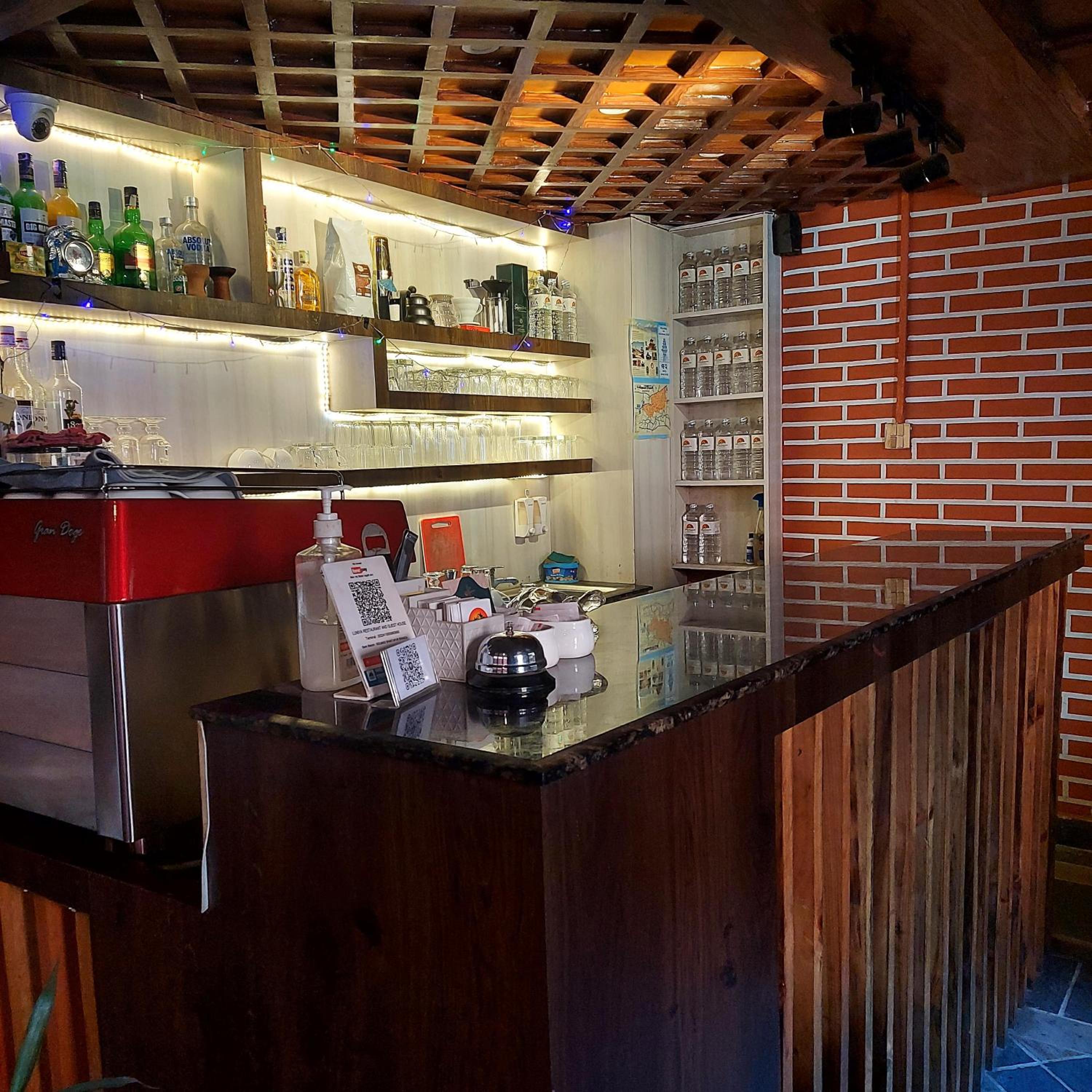 Luniva Restaurant And Guest House view 2
