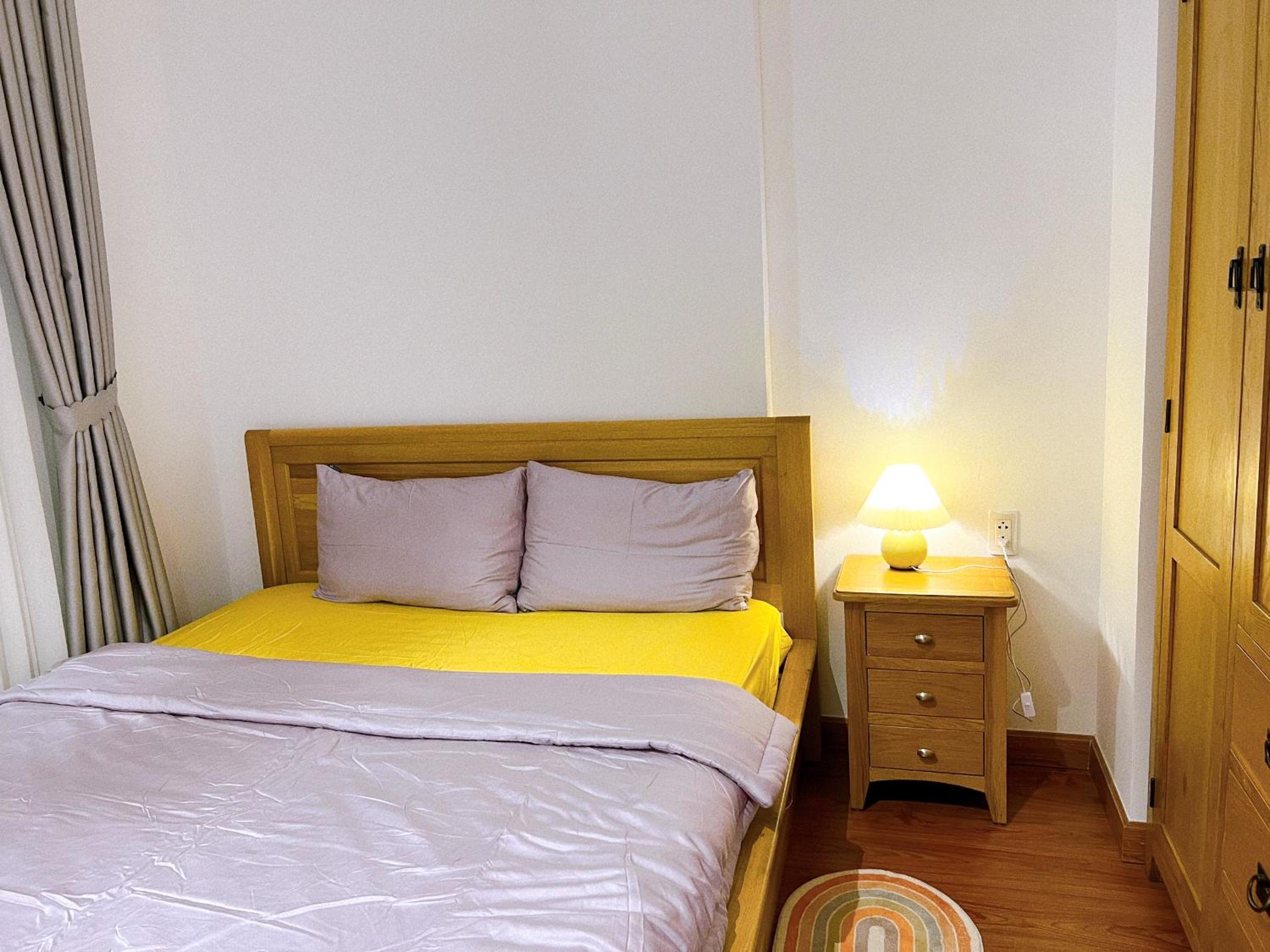 Lá Homestay - Marina Plaza Balcony Apartment with City or River View