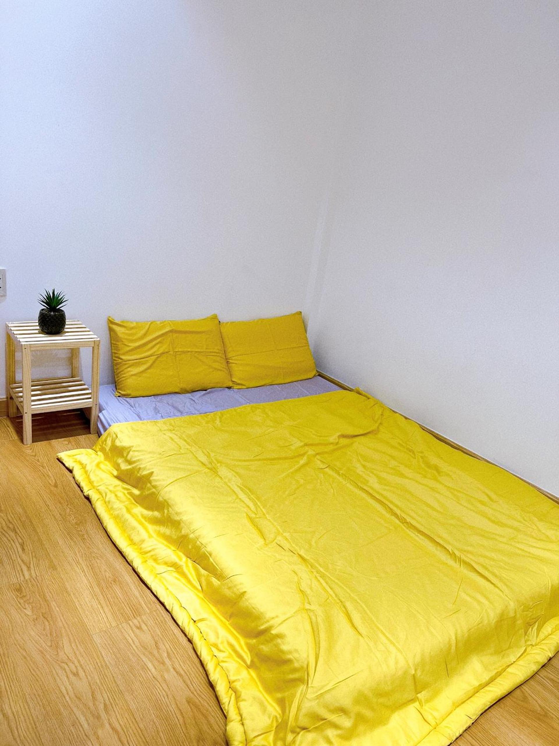 Lá Homestay - Marina Plaza Balcony Apartment with City or River View