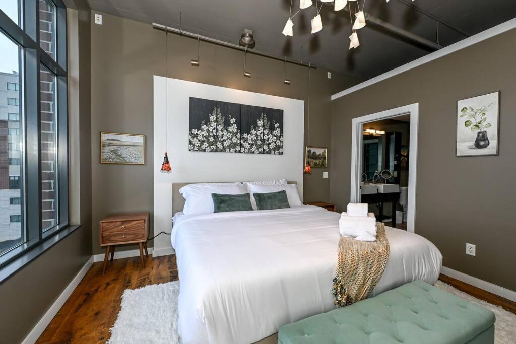 Luxury Condo in Akron Northside District view 5