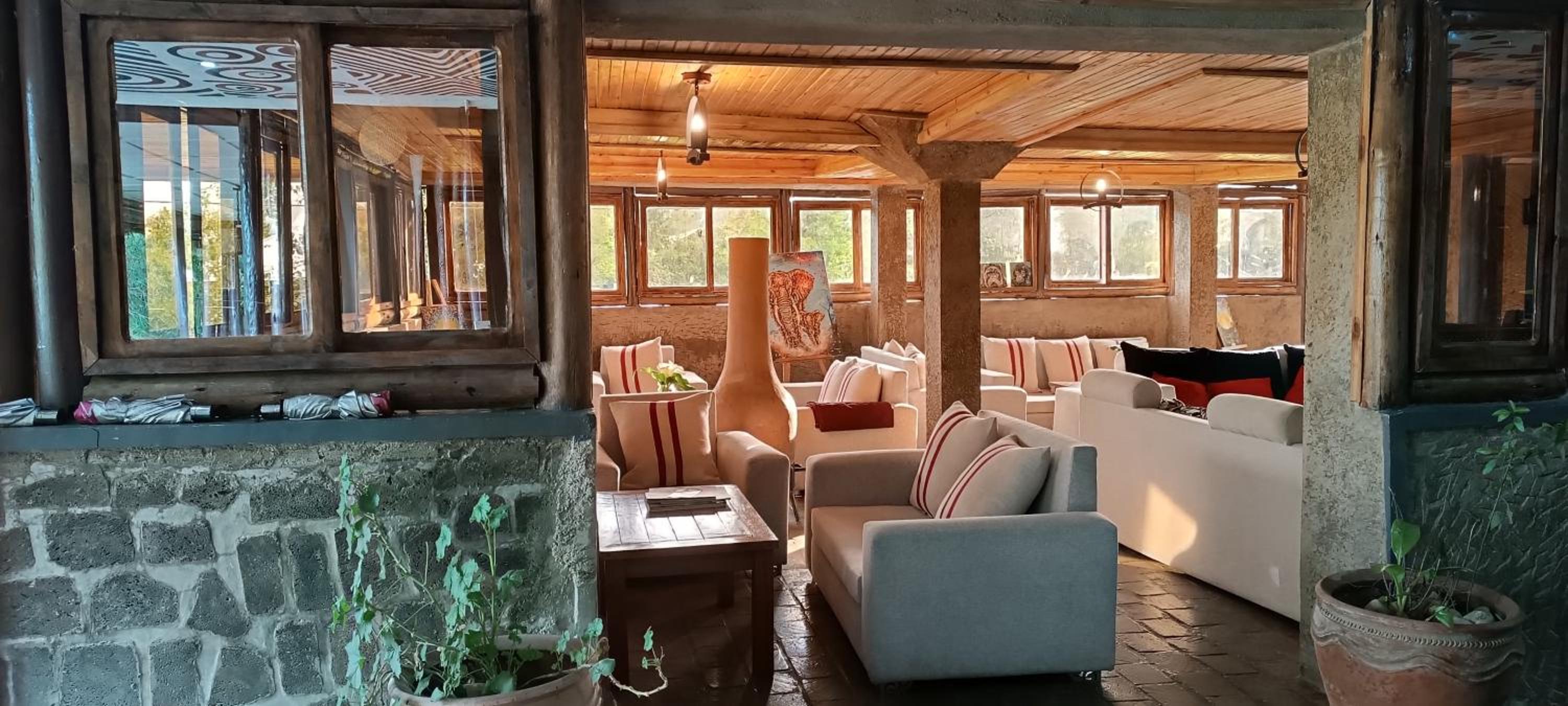 Davinci Gorilla Lodge
