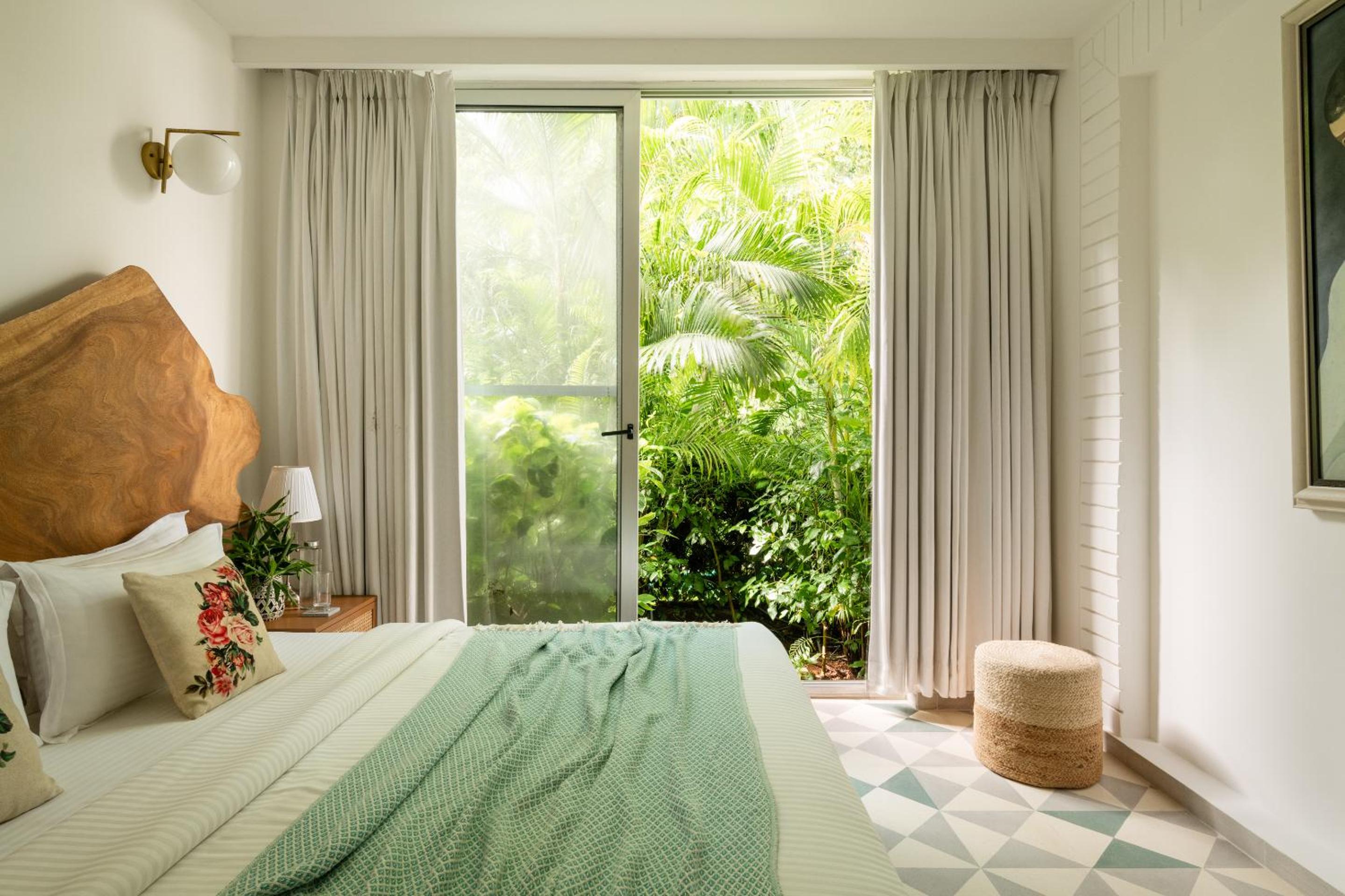 El Sereno by The Blue Kite - 2 BHK Stylish Apartments In Vagator with Garden- 10 minutes drive to Vagator Beach