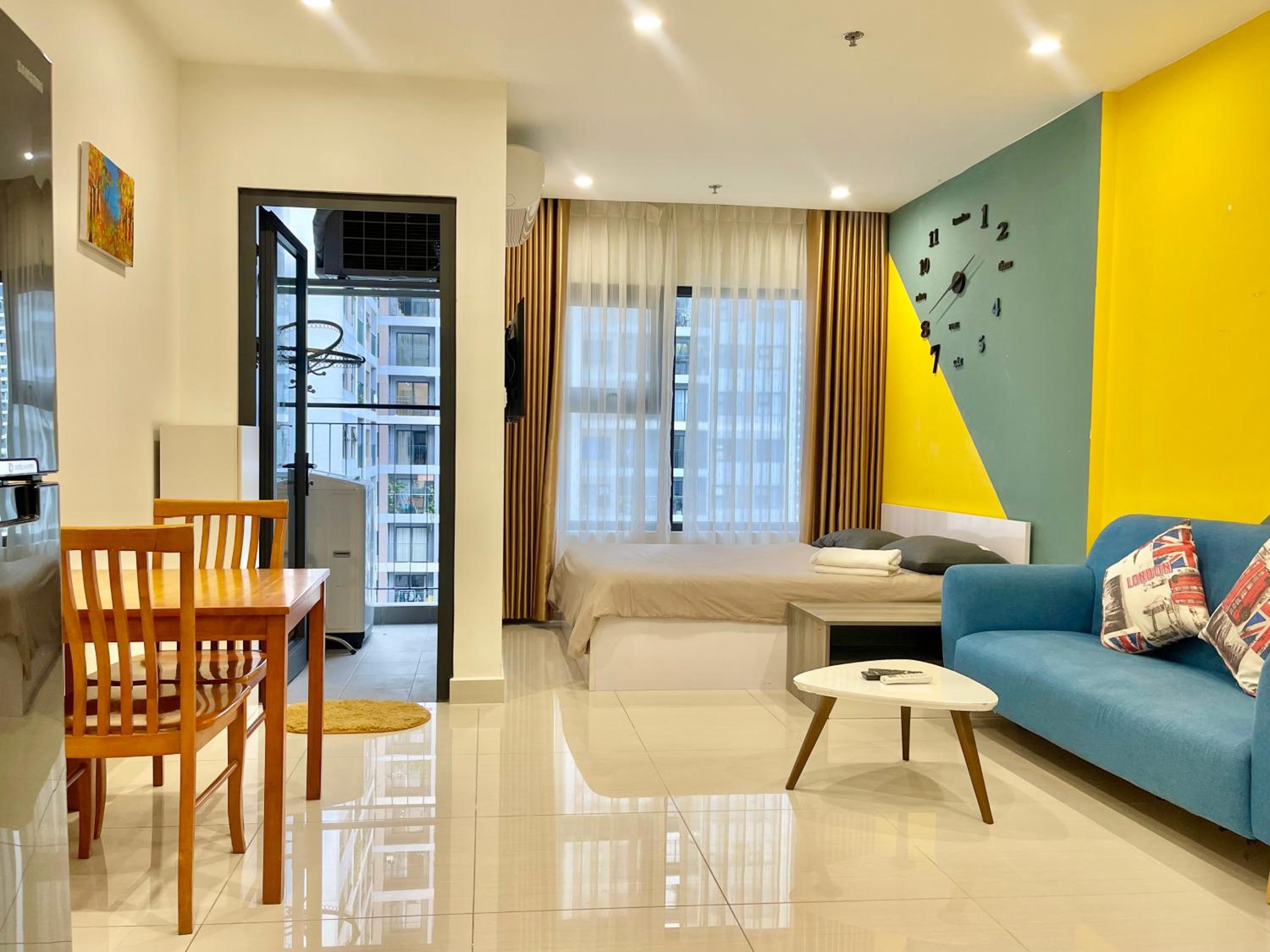 Saigon - Vinhomes Studio Apartment With Pool View view 2