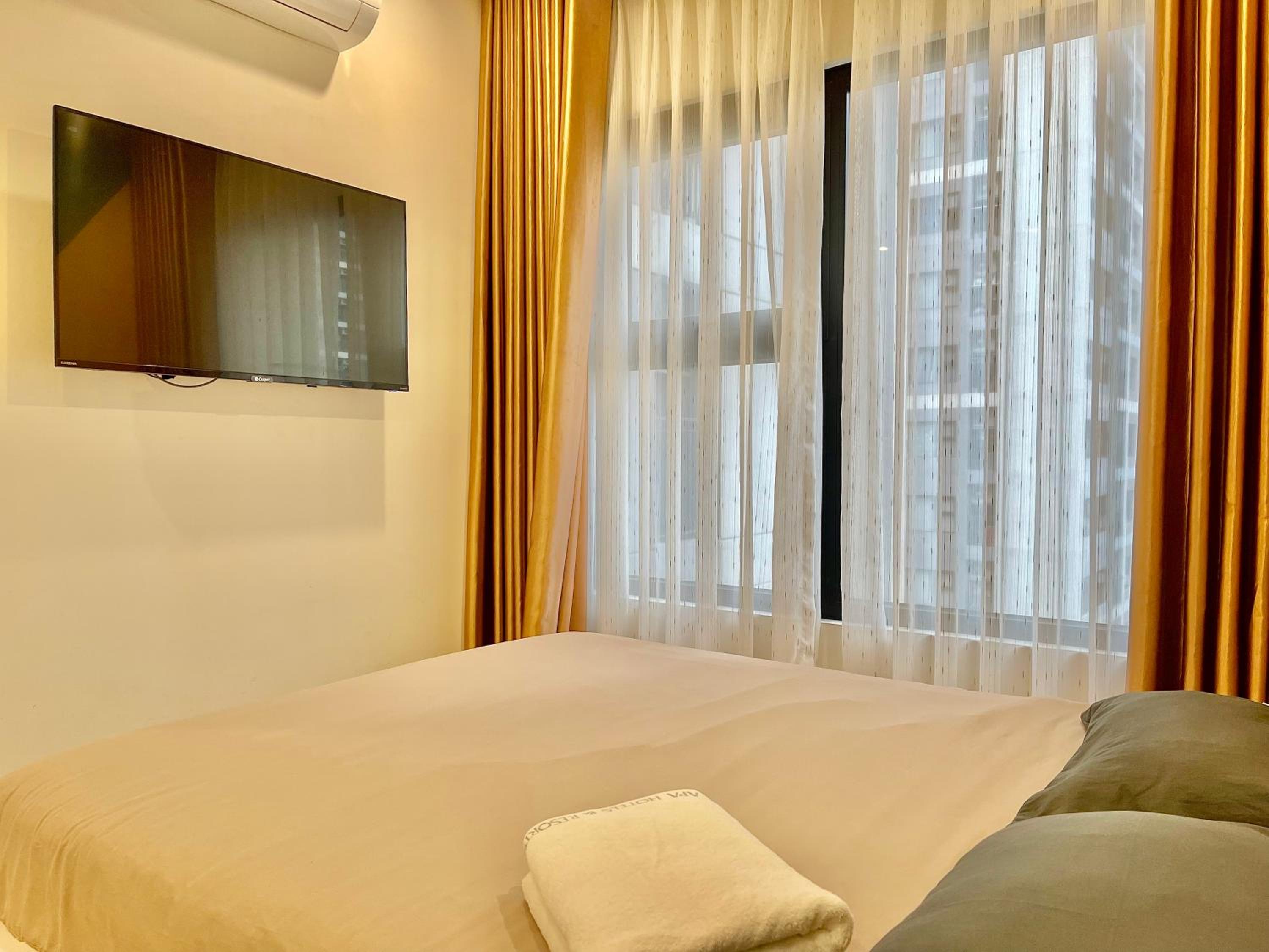 Saigon - Vinhomes Studio Apartment With Pool View view 5