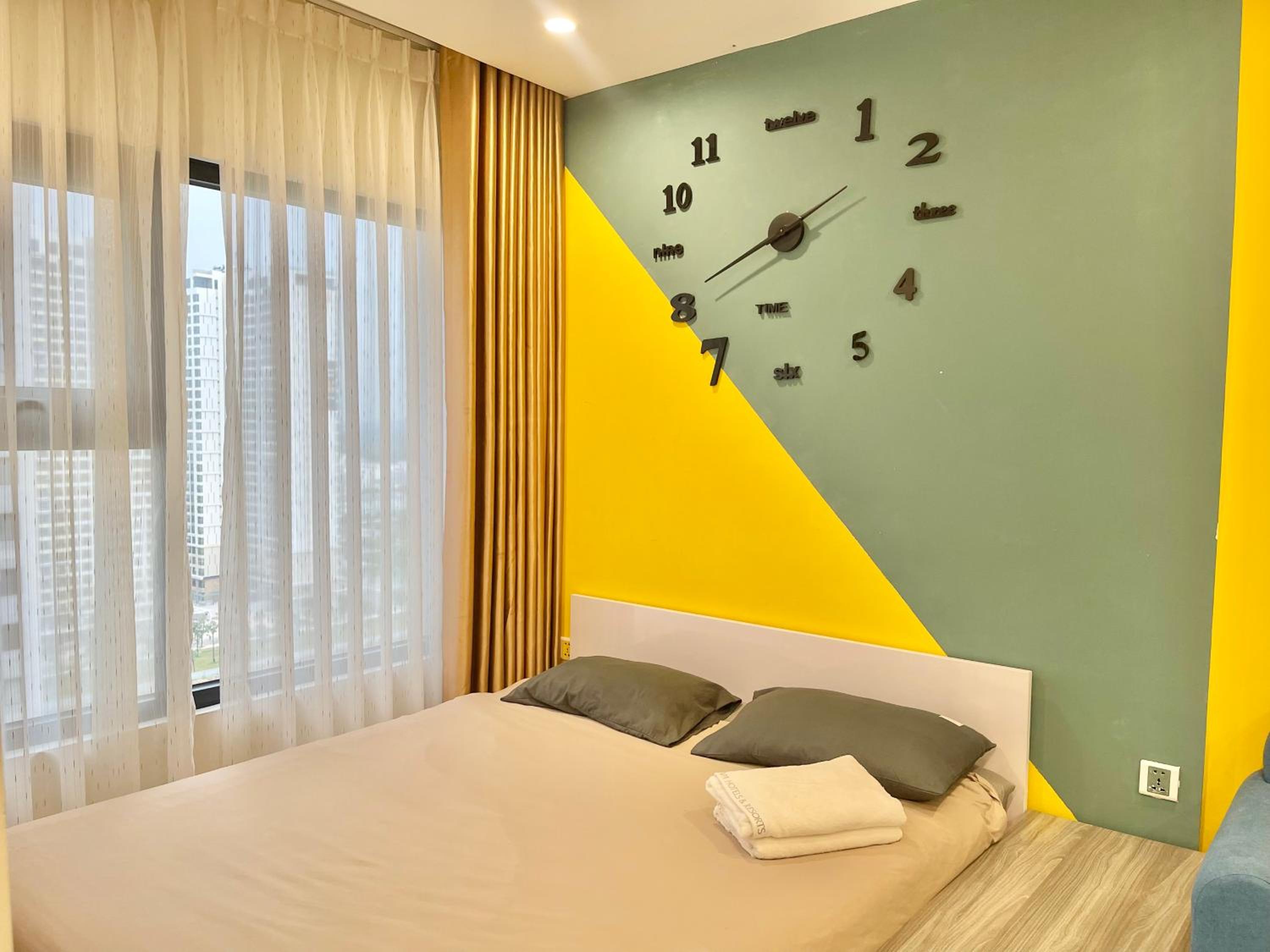 Saigon - Vinhomes Studio Apartment With Pool View view 4