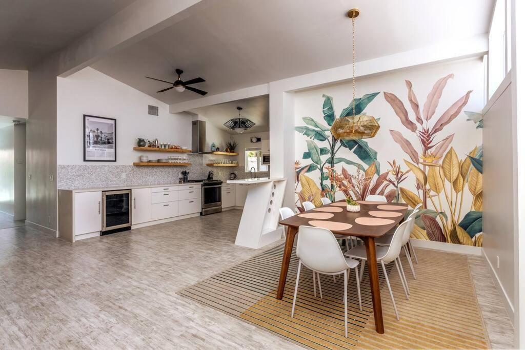 Mid-Century Gem - Pool Jacuzzi & Secret Bedroom view 4