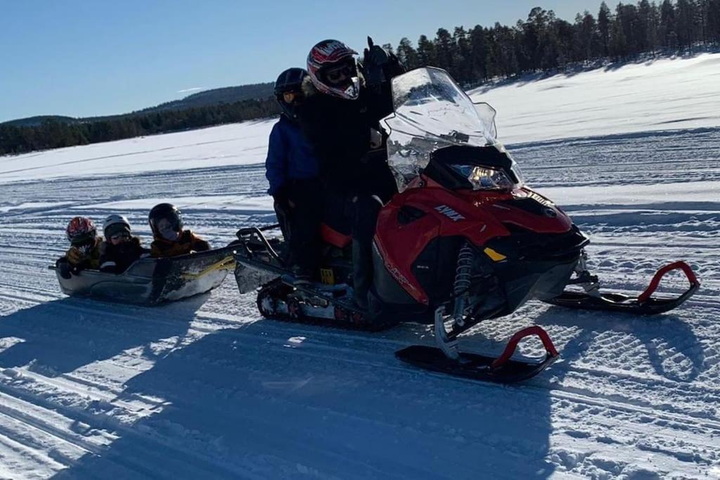 Uusi hirsimökki 7 henkilölle