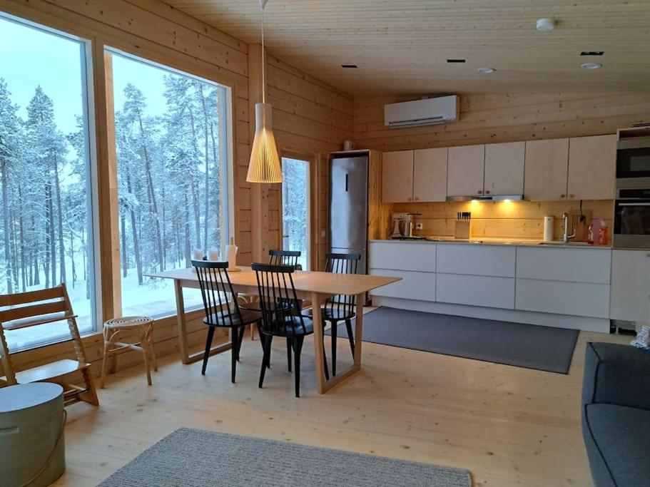 Uusi hirsimökki 7 henkilölle