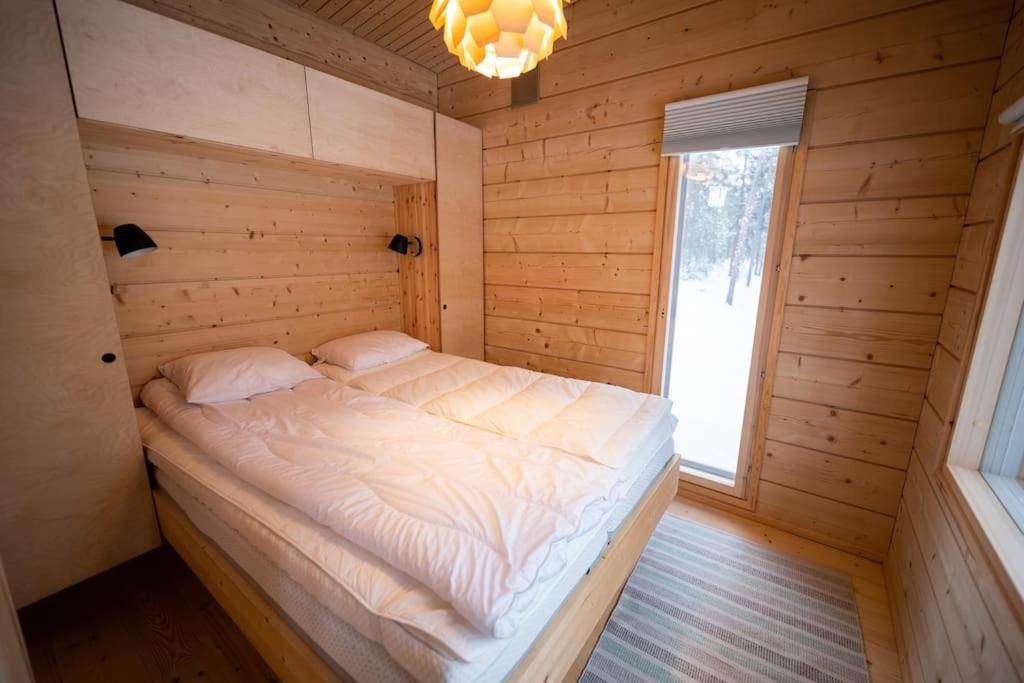 Uusi hirsimökki 7 henkilölle