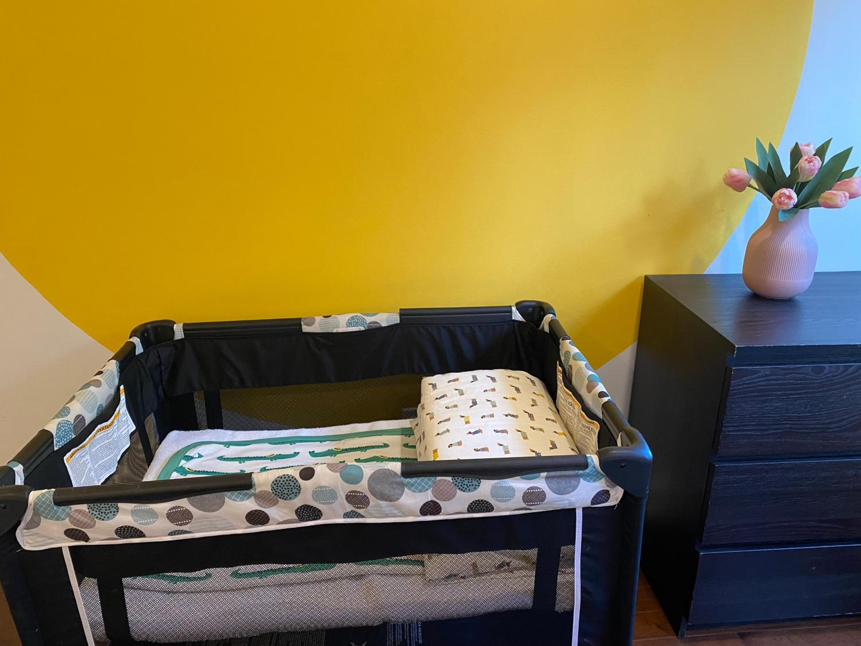 Westside Pool Home-8 min to Downtown, Yard Parking
