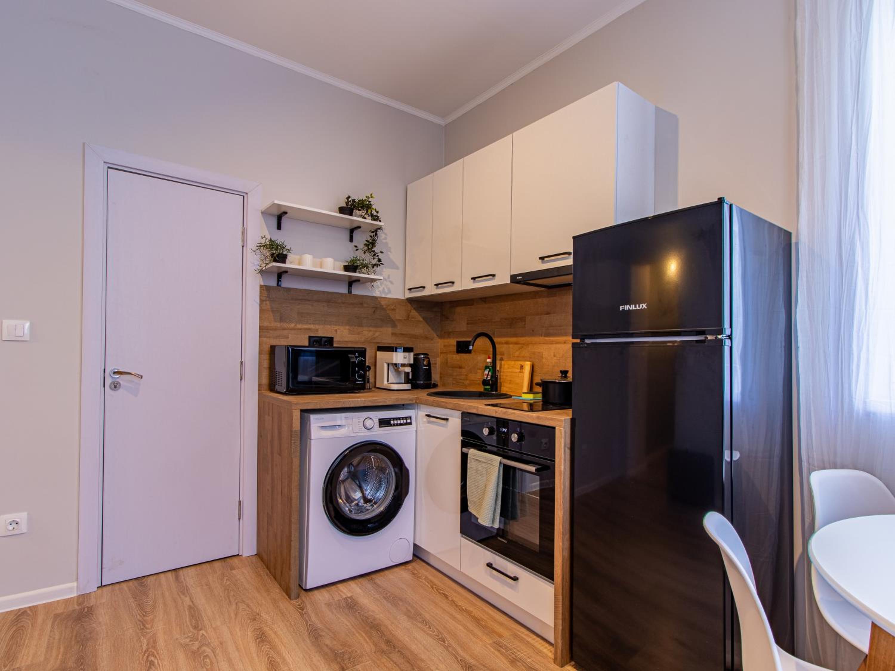 Eiffel Elegance - Stylish Sofia Apartment