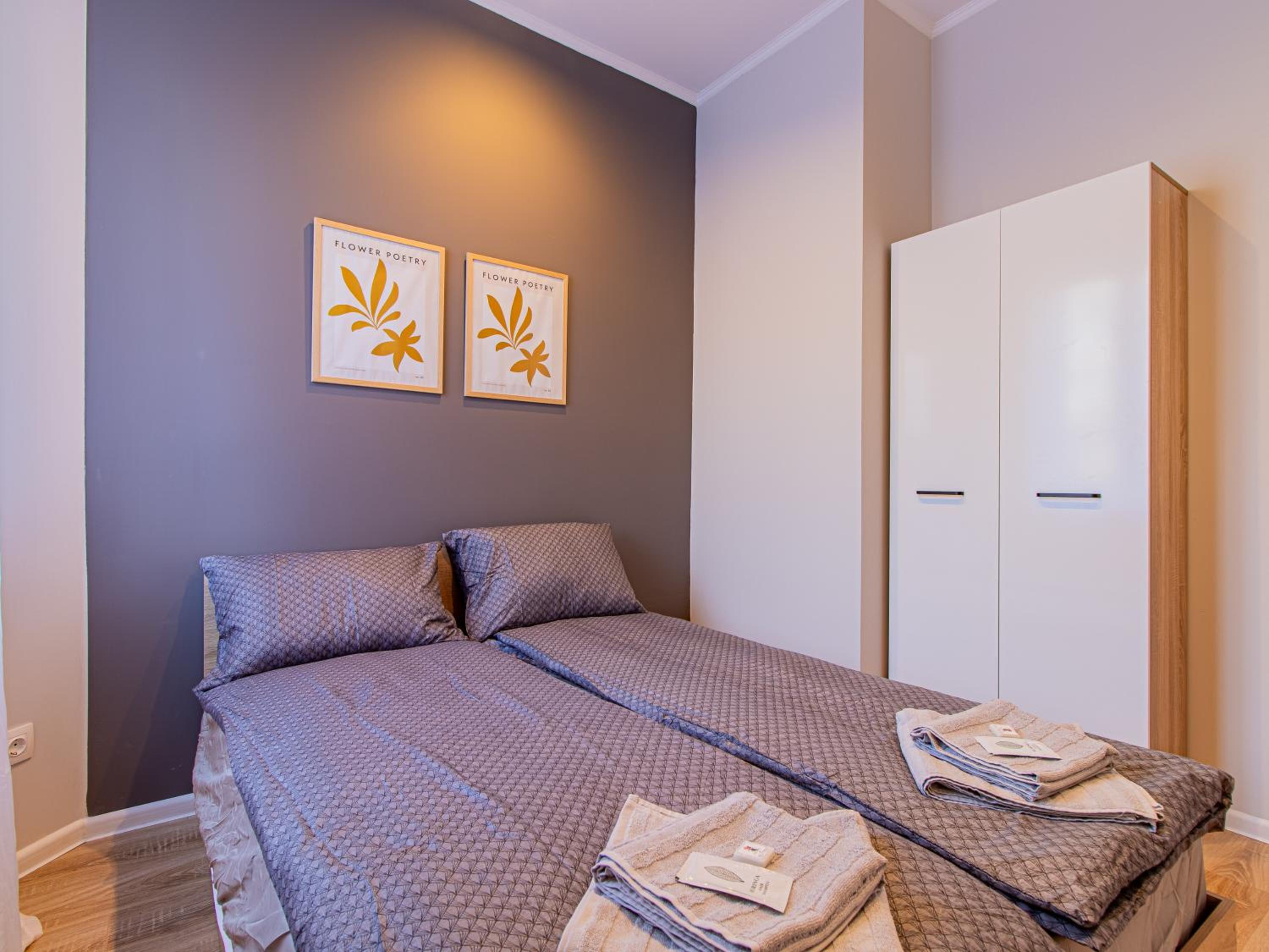 Eiffel Elegance - Stylish Sofia Apartment