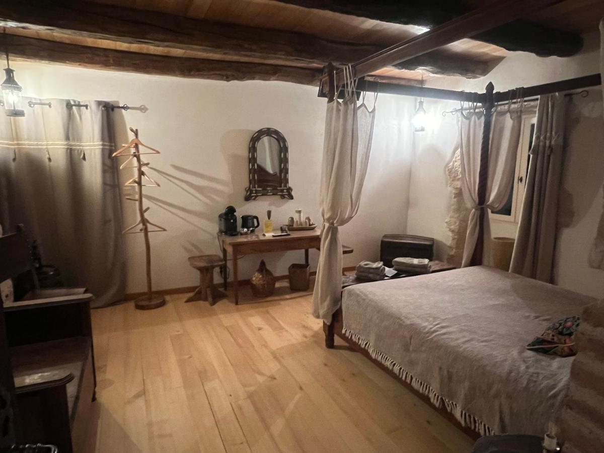 Le Relais des Chevaliers " Chambre des Chevaliers" view 2