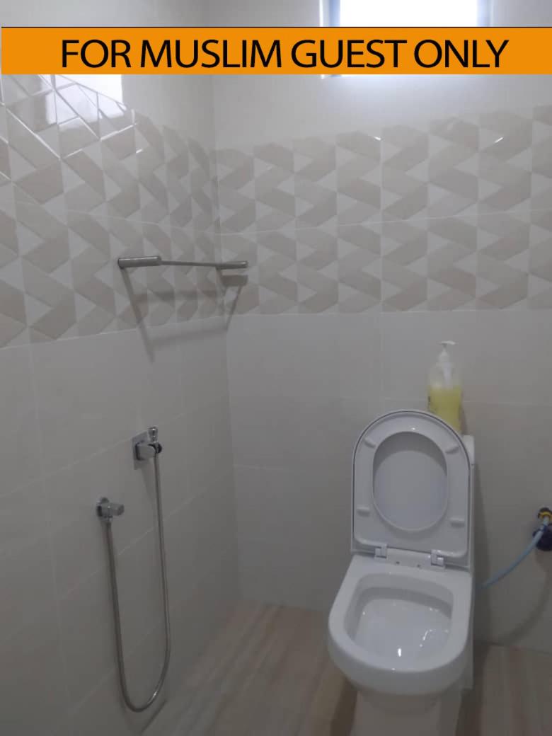 Yasmeen Studio Roomstay Kijal - Room 2 - FOR TWO PERSON ISLAM GUEST ONLY photo 4
