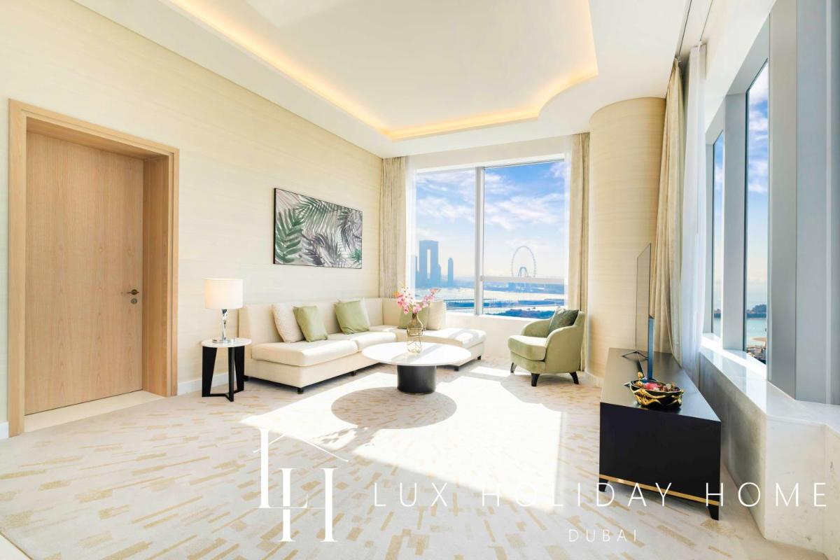 LUX Iconic Views at The Palm Tower Suite 7