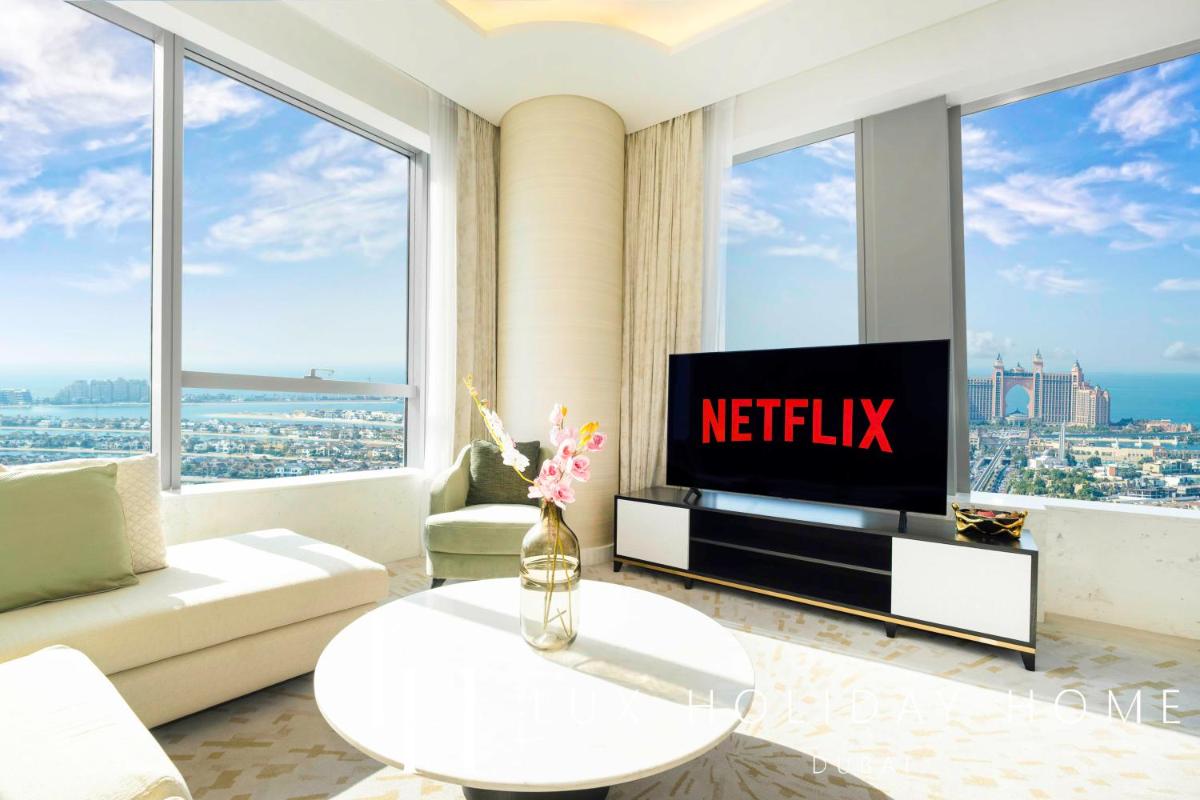 LUX Iconic Views at The Palm Tower Suite 7