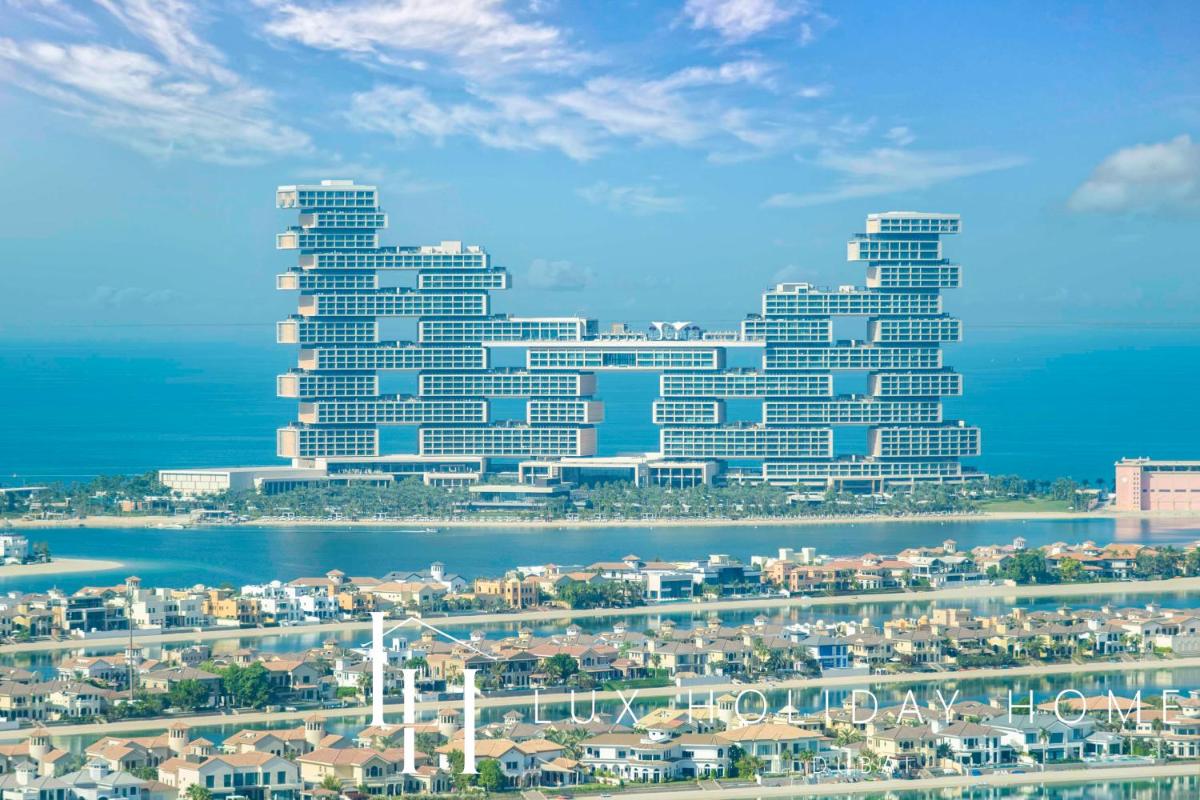LUX Iconic Views at The Palm Tower Suite 7