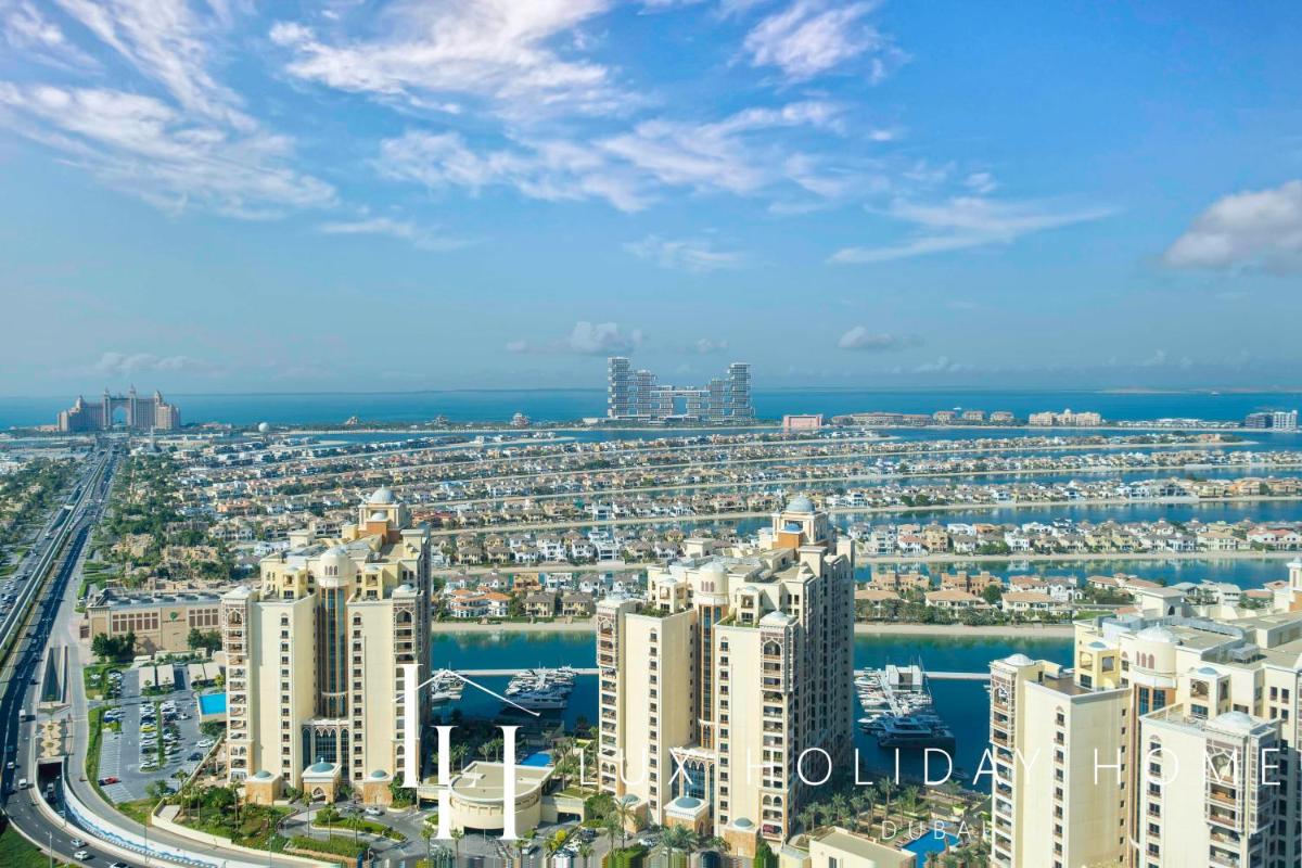 LUX Iconic Views at The Palm Tower Suite 7
