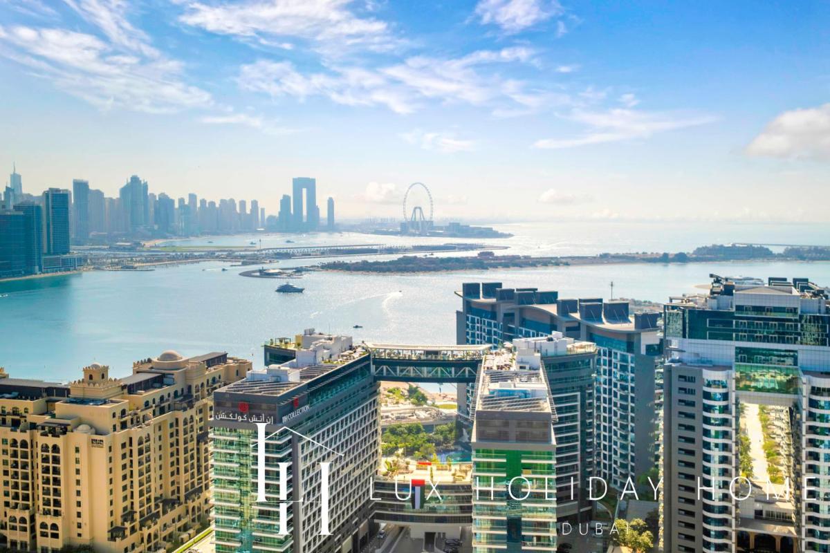 LUX Iconic Views at The Palm Tower Suite 7