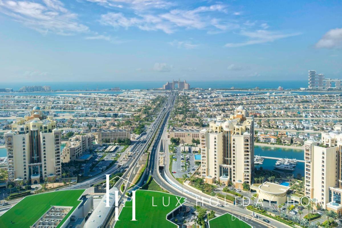 LUX Iconic Views at The Palm Tower Suite 7
