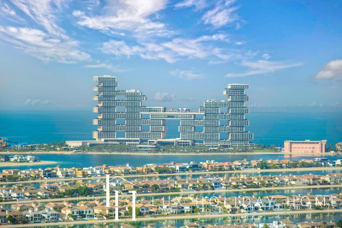 LUX Iconic Views at The Palm Tower Suite 7