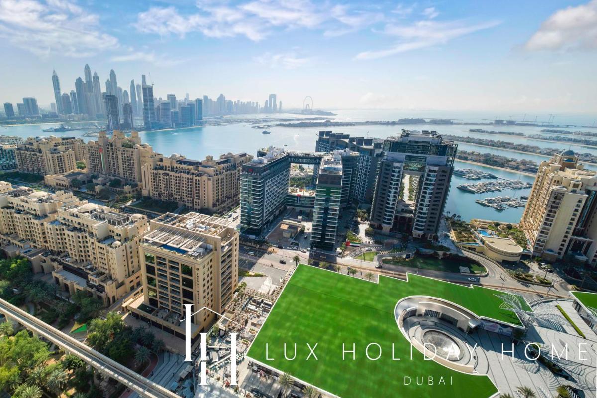 LUX Iconic Views at The Palm Tower Suite 7