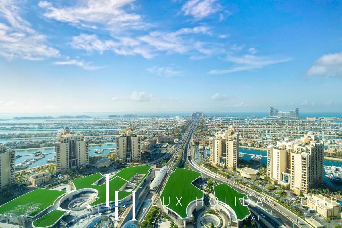 LUX Iconic Views at The Palm Tower Suite 7