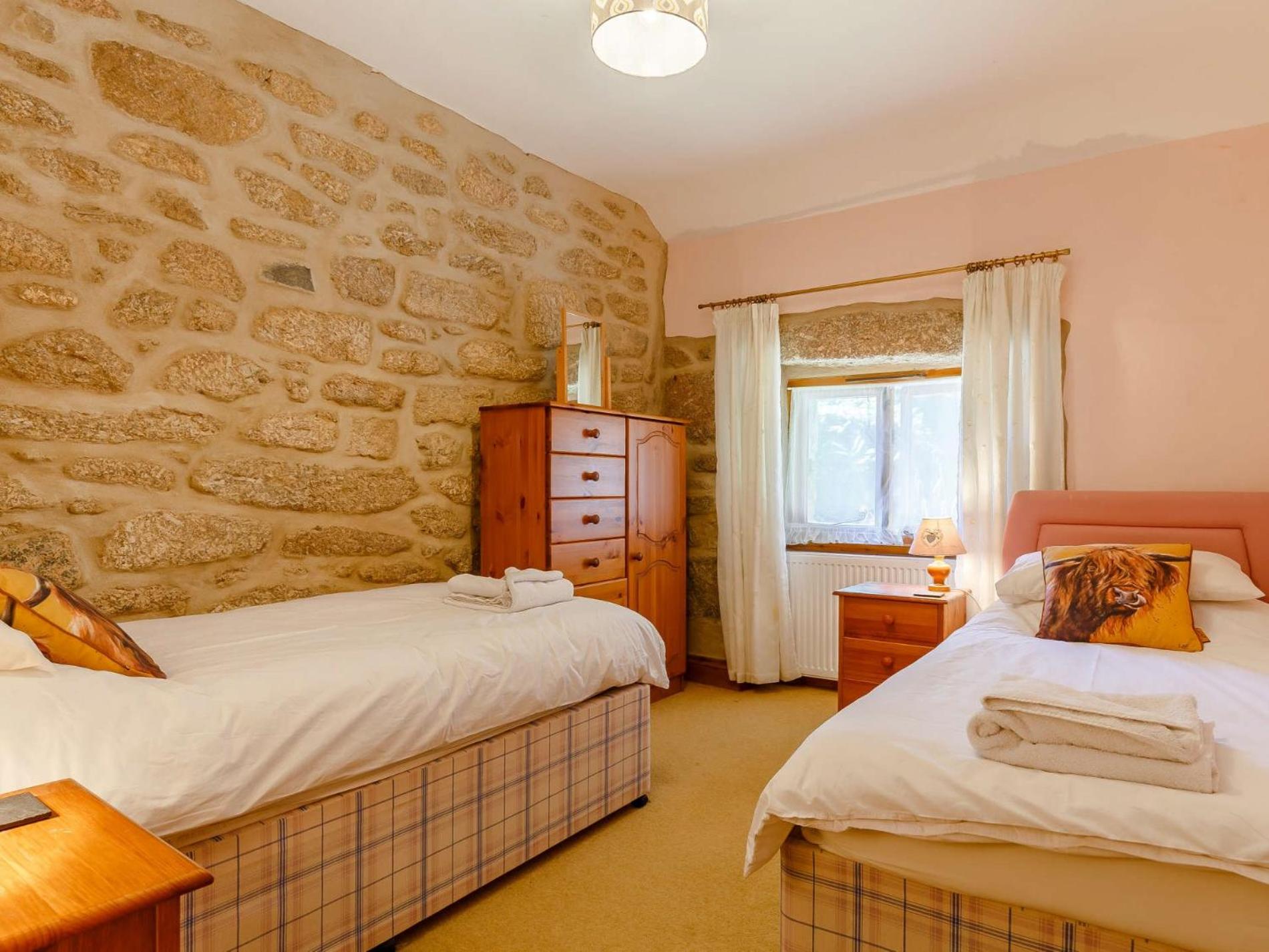 2 Bed in Bodmin oc-chest view 5