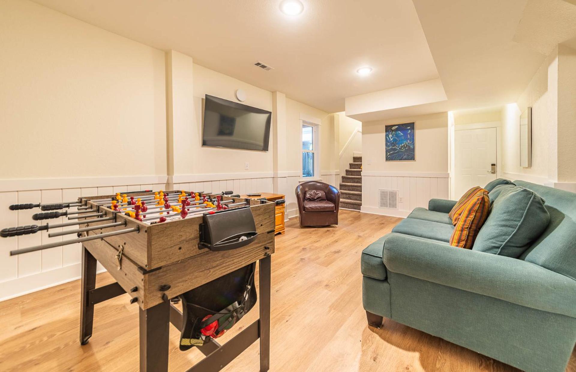 Dolphin's Song -Corolla, Villages at Ocean Hill, 350 Yds to Beach, Pets OK, Hot Tub, Community Pools view 4