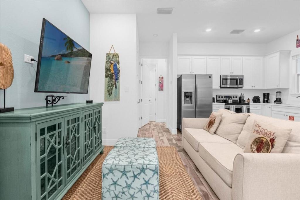 2 Bedrooms 2 Bathrooms Margaritaville 8029ST