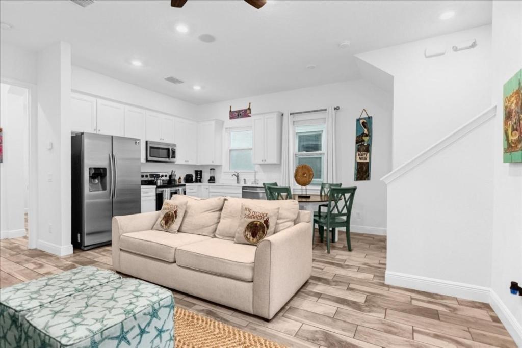 2 Bedrooms 2 Bathrooms Margaritaville 8029ST