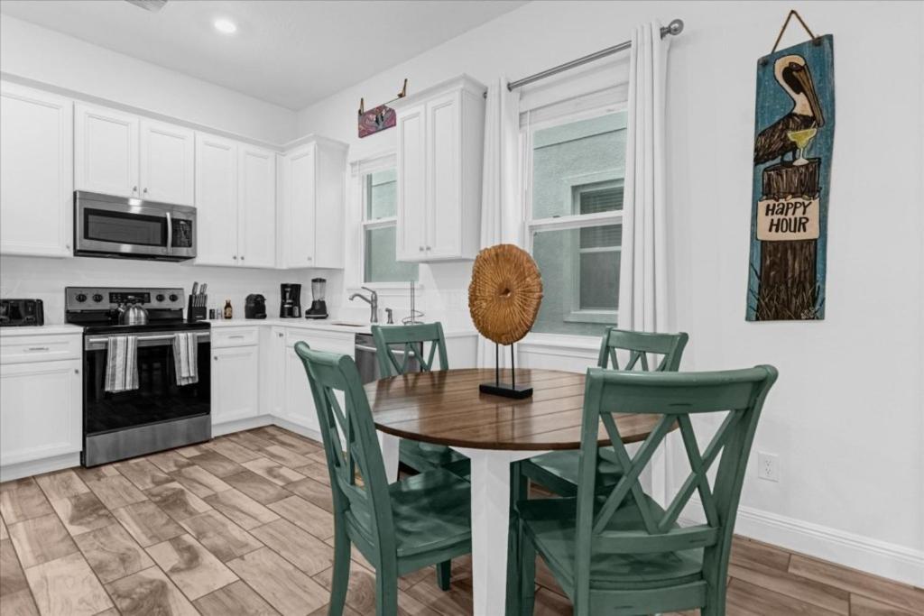 2 Bedrooms 2 Bathrooms Margaritaville 8029ST