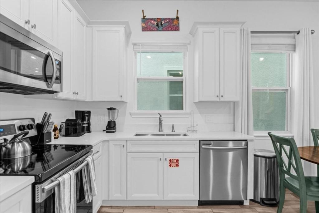 2 Bedrooms 2 Bathrooms Margaritaville 8029ST