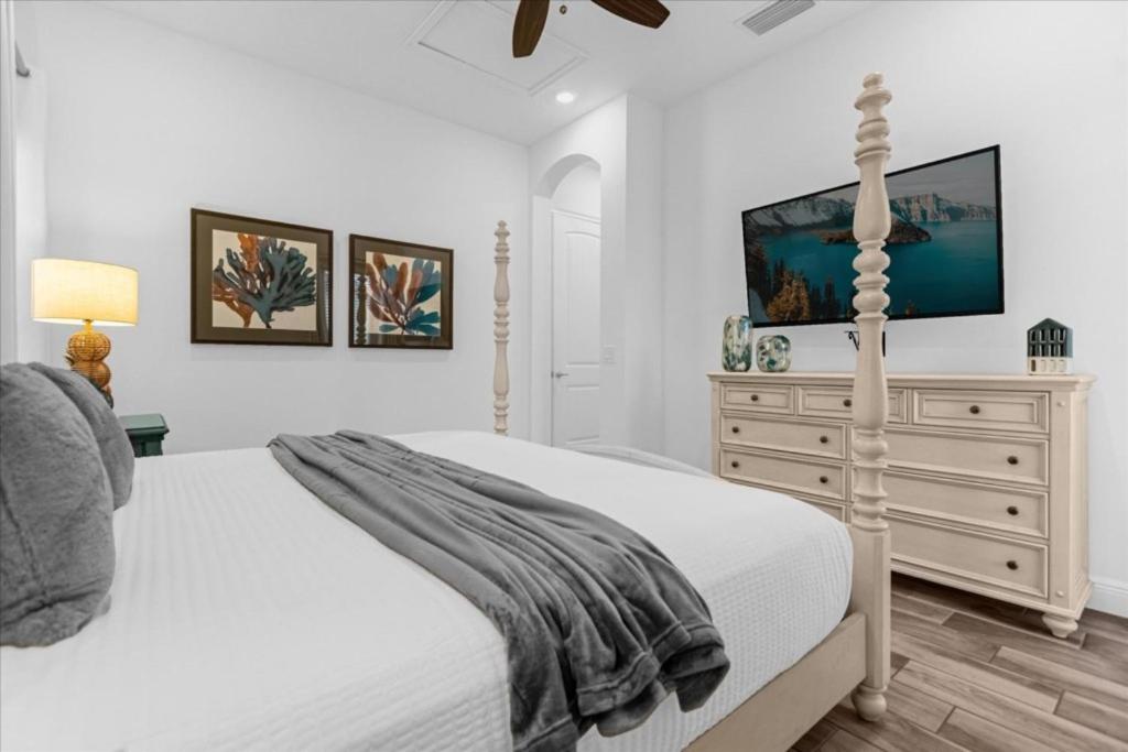 2 Bedrooms 2 Bathrooms Margaritaville 8029ST