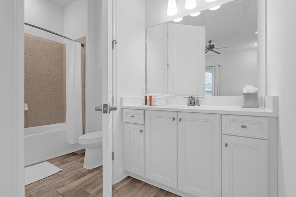 2 Bedrooms 2 Bathrooms Margaritaville 8029ST