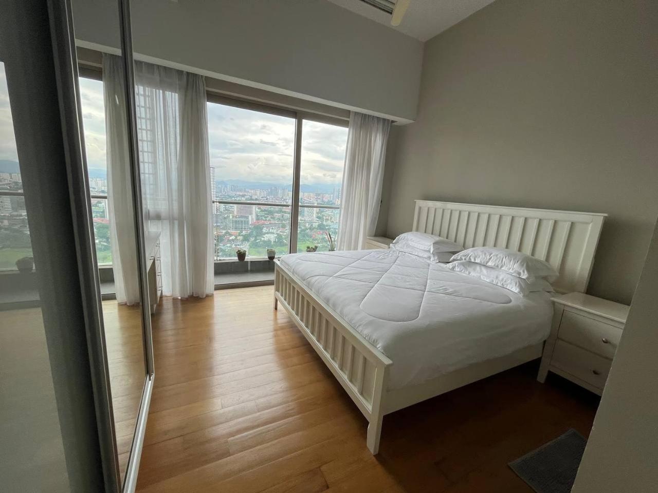 Always A Habitat KL City Centre KLCC at 34th floor, 2 rooms and city view