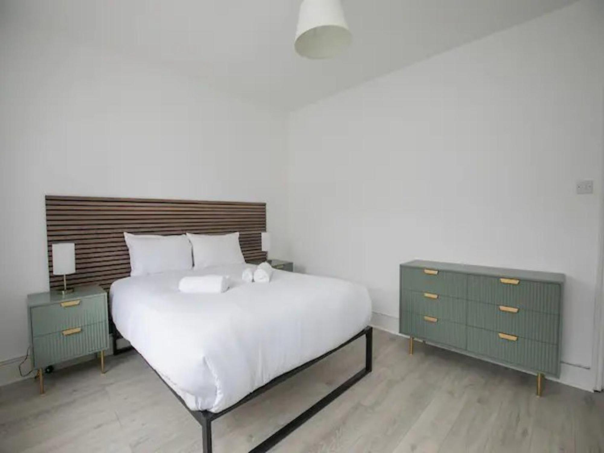 Cozy West London Stay, Explore & Relax in Style!